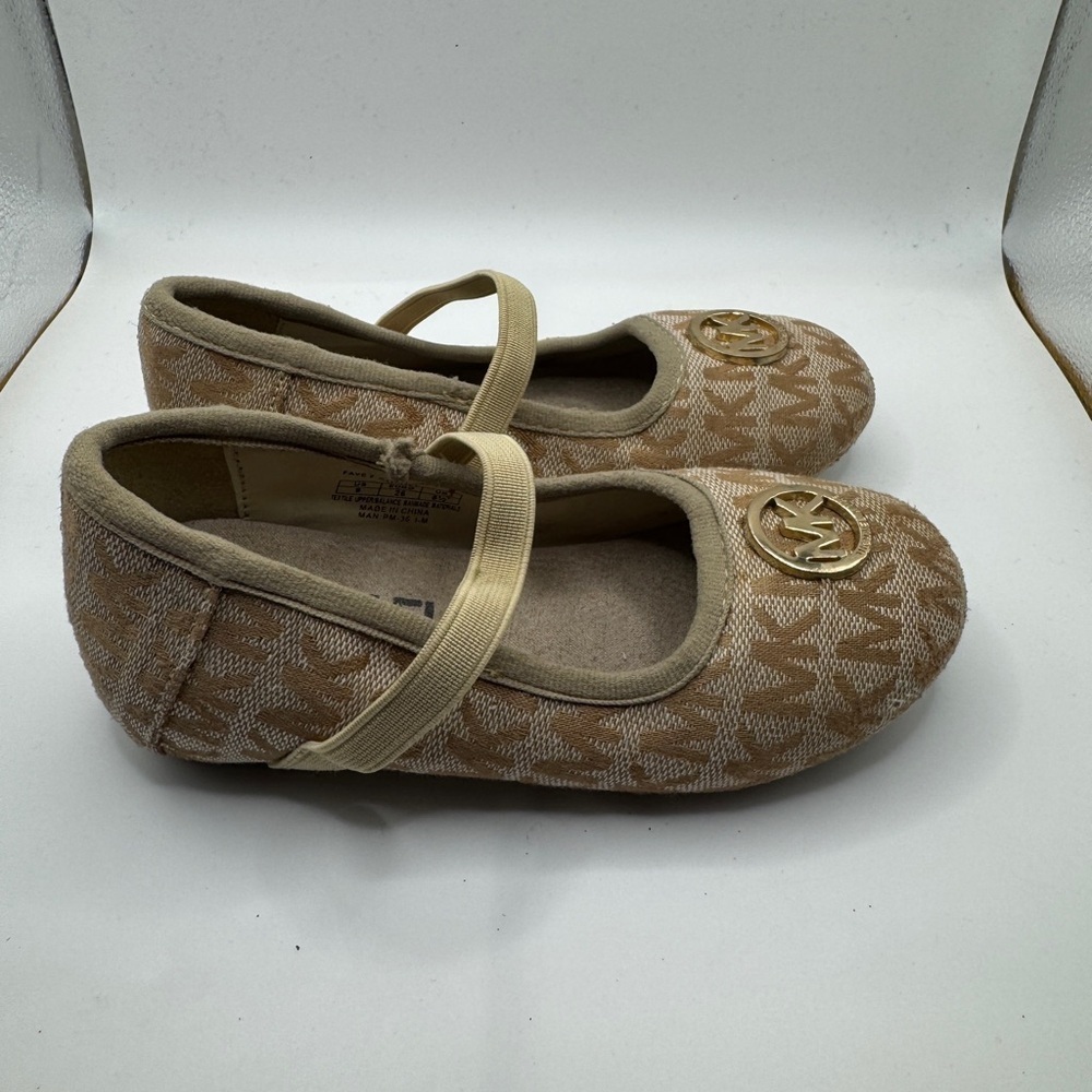 Michael Kors Toddler Size 9 Girls Tan & Gold Dress Shoes Flats MK Medallion